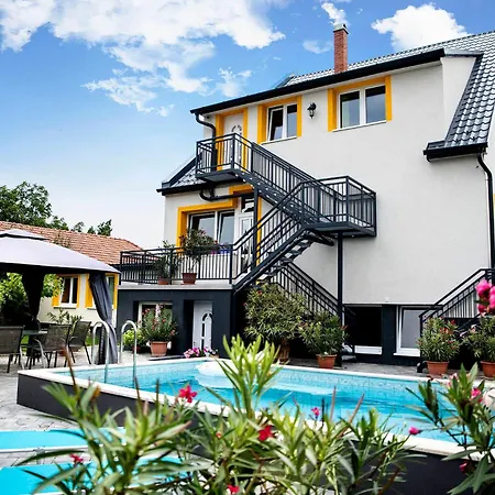 Bed & Breakfast Vi-li Panzio Maklar